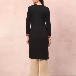 rangriti Women Floral Print Straight Kurta with Pants image 4