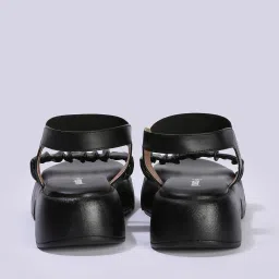 yousta Women Ruched Strap Platform Sandals image 4