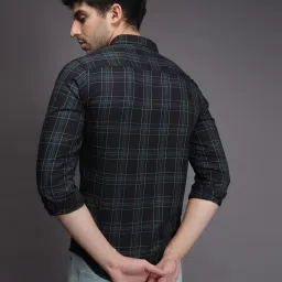 the indian garage co Men Checked Slim Fit Shirt with Patch Pocket image 4