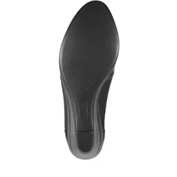 metro Panelled Pumps image 4