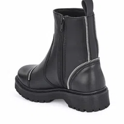delize Ankle-Length Boots with Zip Fastening image 4
