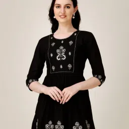 aradhna Embroidered Round-Neck Top image 4