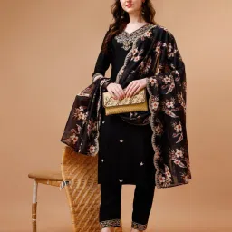 berrylicious Women Embroidered Straight Kurta Set image 4