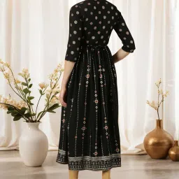 fulera Women Embroidered Anarkali Kurta image 4