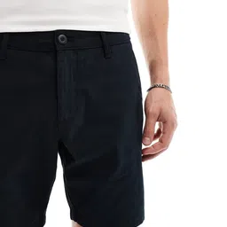asos design Men Skinny Regular Length Chino Shorts image 4