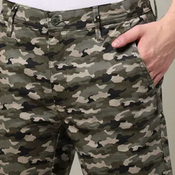 levi's Men Camouflage Print Chino Shorts image 4
