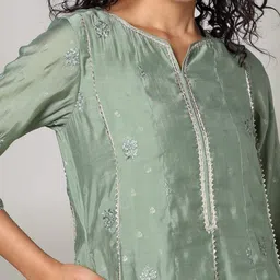avaasa mix n' match Women Embroidered A-Line Kurta image 4
