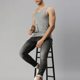 onn Pack of 3 Men Sleeveless Vest image 4