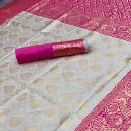 revangi Women Traditional Saree with Unstitched Blouse Piece           image 4