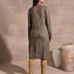 lakshita Women Printed Straight Kurta image 4