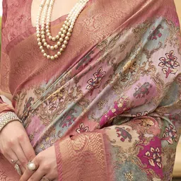 ri-wah Women Floral Printed Saree with Tasselled Border image 4
