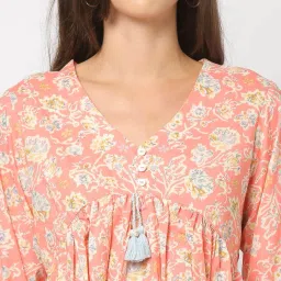 fusion Women Floral Print A-Line Kurta with Pants image 4