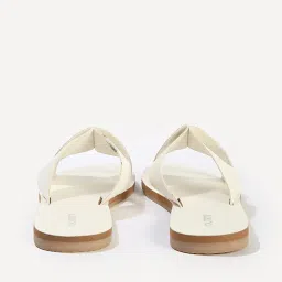 outryt by azorte Women Criss-Cross Strap Flat Sandals image 4