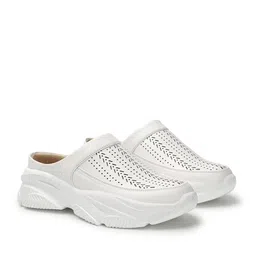 realtoes Women Slip-On Mule Casual Shoes image 4
