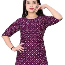 revangi Women Straight Round Neck Kurti image 4