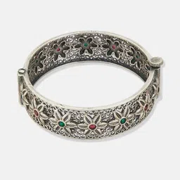 fabindia Women Silver-Plated Bangle Hinge with Screw Closure image 4