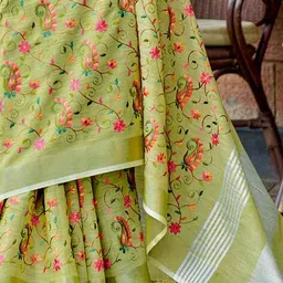 astita Women Floral Print Linen Saree image 4