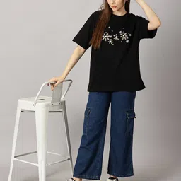 the hollander Women Graphic Print Oversized Fit Crew-Neck T-Shirt image 5