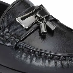 carlo romano Round-Toe Slip-On Casual Shoes image 5