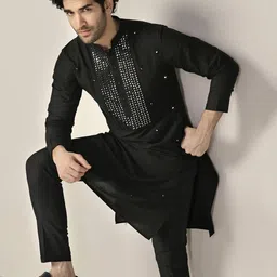 kisah Men Embellished Regular Fit Kurta image 5