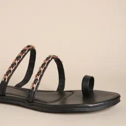 fyre rose Toe-Ring Sandals with Metal Accent image 5