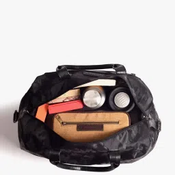 gauge machine Camouflage Print Duffel Bag with Zip Pocket image 5