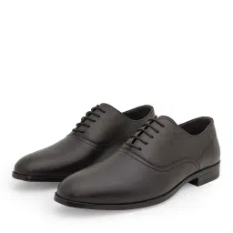 red tape Round-Toe Formal Shoes with Lace Fastening image 5