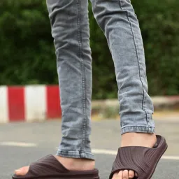 off limits Men Logo Print Slip-On Slides Flip-Flops image 5