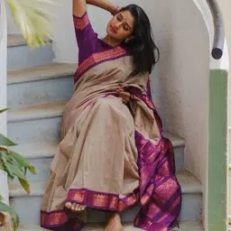 miss beelee Women Kanjeevaram Silk Saree with Woven Motifs image 5