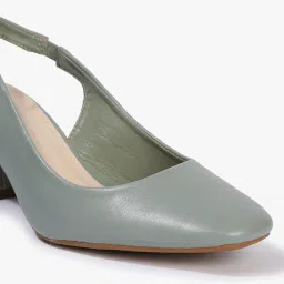 outryt by azorte Round-Toe Slingback Chunky Heeled Shoes image 5