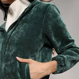 campus sutra Women Regular Fit Hoodie with Kangaroo Pockets image 5