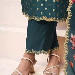 seerat Women Floral Woven Straight Kurta with Pants & Dupatta image 5