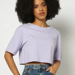 gap Cropped Round-Neck Logo T-Shirt image 5