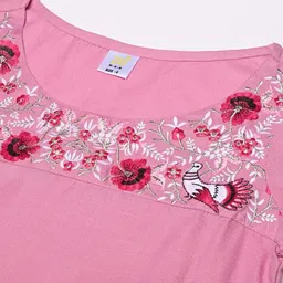 zri Embroidered Round-Neck Kurti image 5