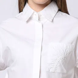 yousta Women Boxy Fit Crop Shirt image 5