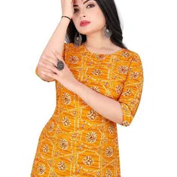 revangi Women Straight Round Neck Kurti image 5