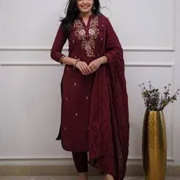 svaraa Women Embroidered Straight Kurta Suit Set-picture-22