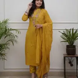 svaraa Women Embroidery Straight Kurta Set-picture-27