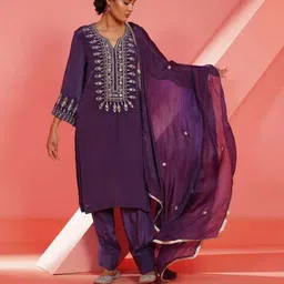 reemrasha Women Embroidered Kurta Suit Set image 1