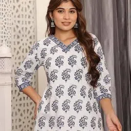 aaithan Women Floral Straight Kurti-picture-32