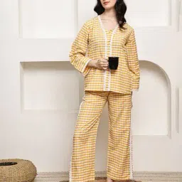 neudis Women Checked Top & Pyjamas Set image 1