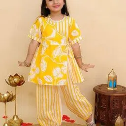 aj dezines Girls Floral Print Kurta & Sharara Set-picture-12