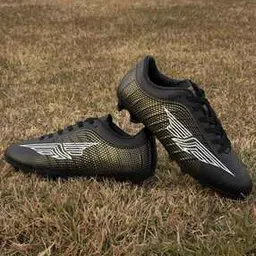Men Low-Top Football Shoes with Lace Fastening-image-0