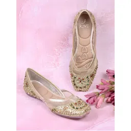 Jove Women Gold Ethnic Embellished Juttis-image-79