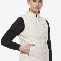 ASICS Lightweight Down Vest image 2