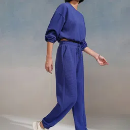 Basics By Tokyo Talkies Self Design Round Neck Long Sleeves Sweatshirt & Jogger image 3