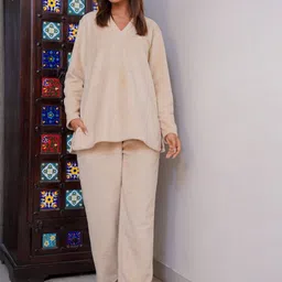 FEATHERS CLOSET Faux Fur Detail V-Neck Longline Top & Lounge Pant-image-55