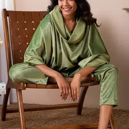 Rhe-Ana Women Over-Sized Velvet Co-Ords image 2