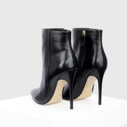 Oroh Adela Black Casual Boots image 3