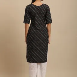 7threads KALINI Women Black & Red Ethnic Motifs Printed Crepe Kurta image 5